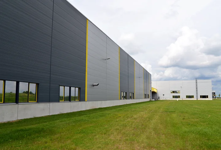 Fußbodenheizung in Industriehallen mit großflächigen Rohrsystemen