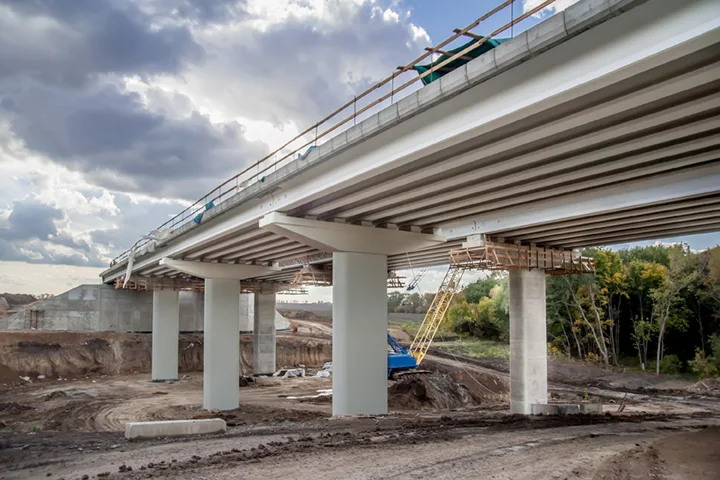 Infrastrukturprojekt mit Geothermiepfahl zur Energiegewinnung